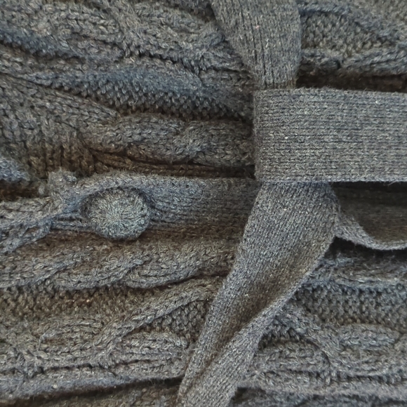 Long wrap sweater - Picture 3 of 11